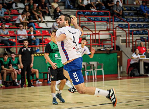 Eibar Eskubaloiko Mikel Zuloaga multzoko golegile nagusiena izaten jarraitzen du