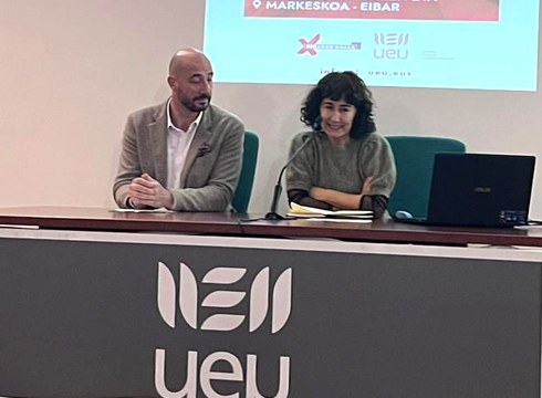 “Eibar, Euskaraz heziko duen hiria” jardunaldia egiten ari dira UEUn