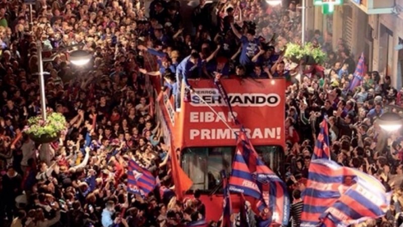 Eibar foball taldea, Lehen Mailan bigarren denboraldia egiteko itxaropenez