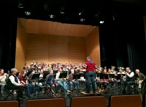 Eibar foball taldeak omenaldi bikoitza jasoko du domekan Coliseoan