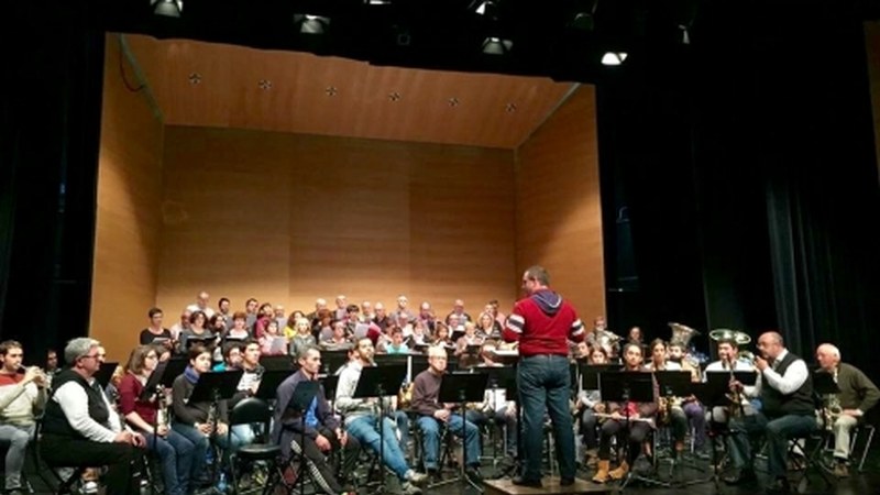 Eibar foball taldeak omenaldi bikoitza jasoko du domekan Coliseoan