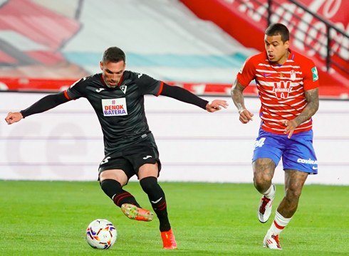 Eibar FT-k galdu egin du eta urrutiago ikusten du salbazioa