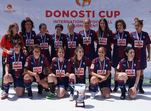 Eibar FT-ko beteranoak txapeldun taldearen estreinaldian