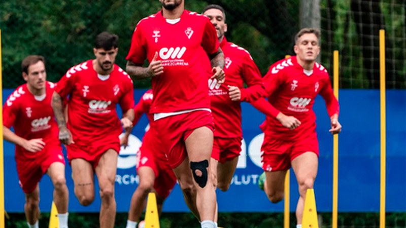 Eibar FT-ko bi talde nagusiek asteburuko partiduak prestatzen dihardute