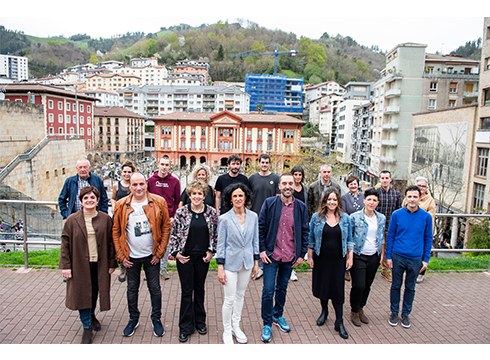 Eibar “gobernatzeko prest” dagoen taldea aurkeztu du EH Bilduk Udal Hauteskundeetarako