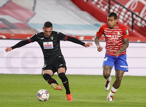 Eibar-Granada goiko postuei begirako partidua gaur Ipuruan