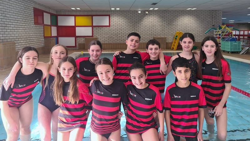 Eibar Igerixan taldeko alebinek eta benjaminek ilusioz dihardute lehian