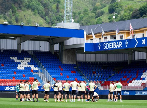 Eibar KE-k eta Las Palmasek garrantzi handiko partidua jokatuko dute astelehenean Ipuruan