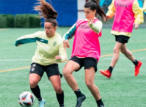 Eibar KE-ko talde nagusiek lau entrenamendu-saio dituzte asteburuko partiduen aurretik