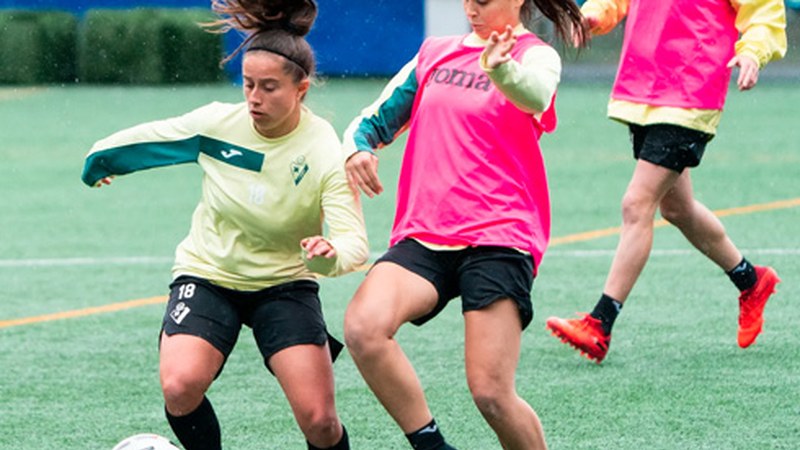 Eibar KE-ko talde nagusiek lau entrenamendu-saio dituzte asteburuko partiduen aurretik