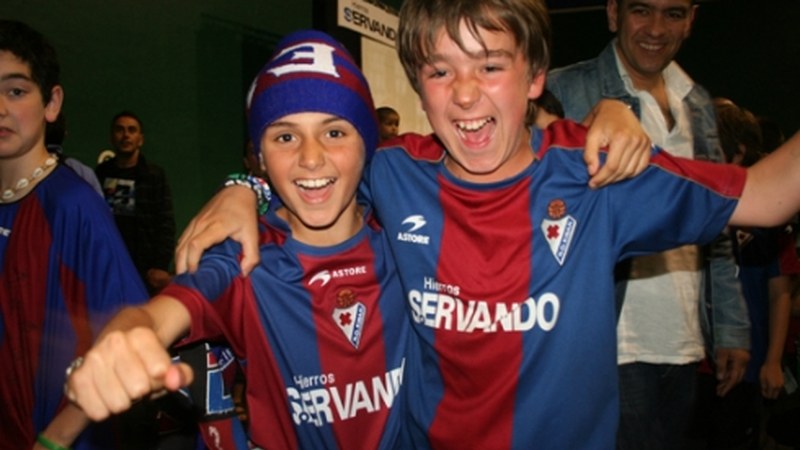 Eibar mailaz igotzeko ospakizunak gaur arratsaldean izango dira