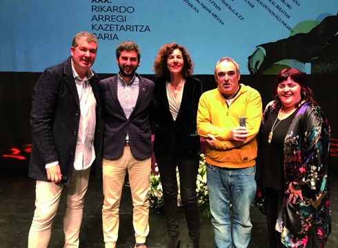 Eibar.org pegorak egindako lana errekonozitu zuten Rikardo Arregi kazetaritza sarietan