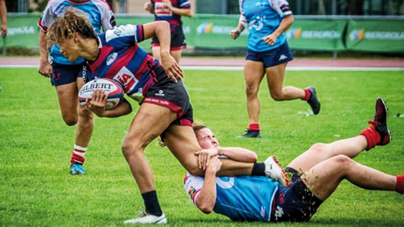 Eibar Rugbyko nesken taldea Arrasatekoarekin elkartu da denboraldi berrira begira