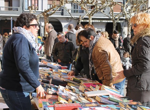 Eibar-Sahara elkartekoen liburu azoka asteburuan
