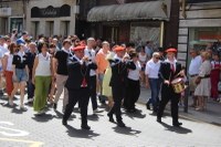 Eibar San Juan jaietan murgildu da, bero-boladaren erdian