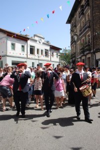 Eibar San Juan jaietan murgildu da, bero-boladaren erdian