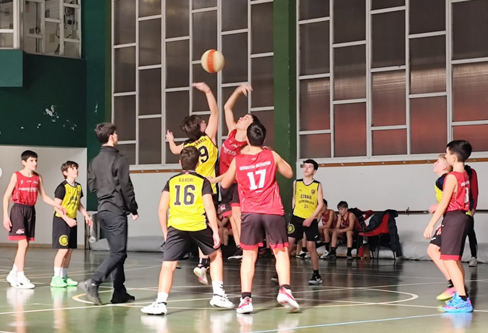 Eibar Saskibaloia taldeak ate irekien jardunaldiak egingo ditu martxoan