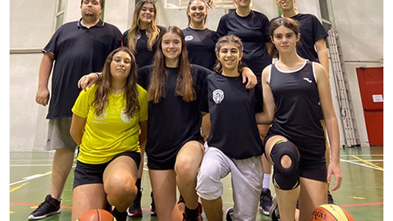 Eibar Saskibaloiako emakumezkoen senior taldeak historiako lehen partidua jokatuko du bihar