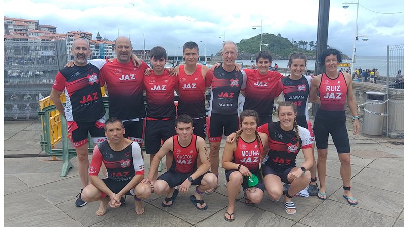 Eibar Triatloi Taldeak ordezkaritza zabal izan zuen Lekeitioko proban