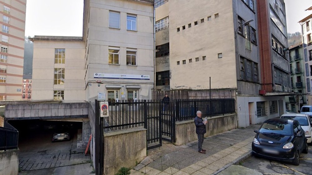 Eibarko alkateak LAB sindikatuaren jarrera kritikatu du SEPE bulegoaren aferan
