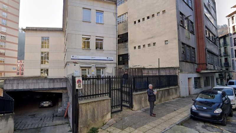 Eibarko alkateak LAB sindikatuaren jarrera kritikatu du SEPE bulegoaren aferan