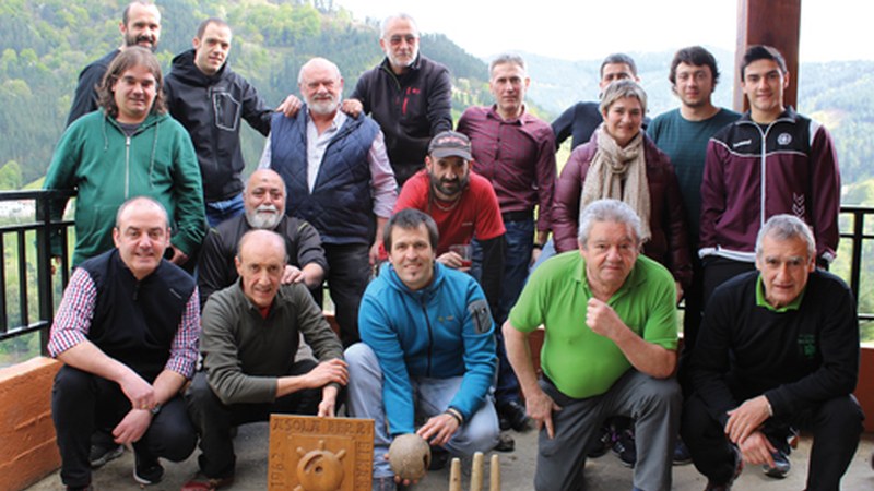 Eibarko Asola Berrik Neguko Bola hiru-txirlo txapelketaren hasiera hartuko du