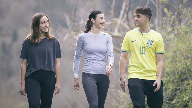 Eibarko aurpegi ezagun asko …eta kitto!ren Zarelako Gara iragarkian