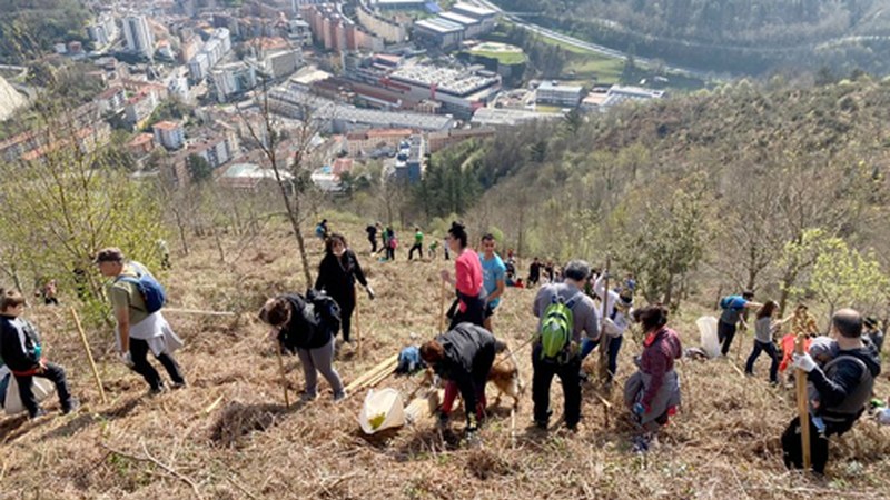 Eibarko Baso Biziak elkarteak zuhaitz landaketa egingo du abenduaren 3an