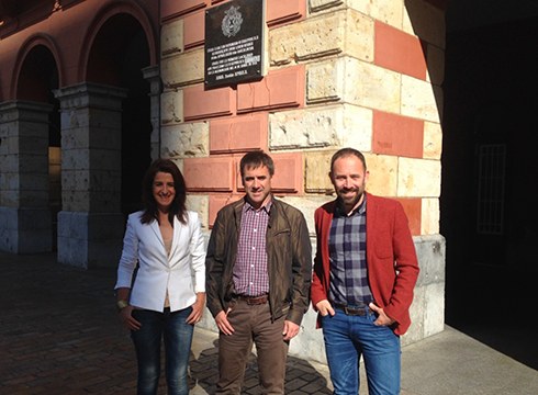 Eibarko bonbardaketa gogoratzeko agerraldia egin dute instituzioek