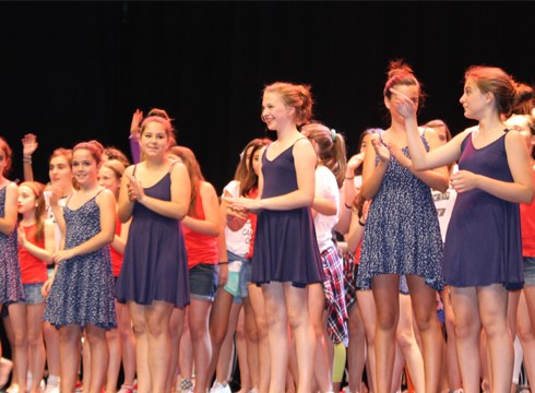 Eibarko Dantza Garaikide Taldearen koreografien txanda Coliseoan