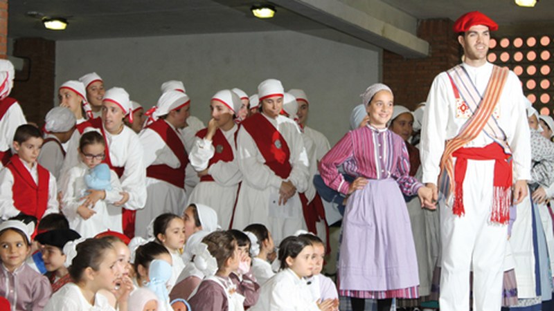 Eibarko Dantzari Eguna ospatuko da gaur Kezka Dantza Taldearen eskutik