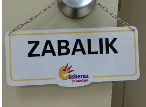 ...eta kitto! Euskara Elkarteak bat egiten du Eibarko dendari eta ostalariekin