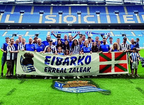 Eibarko Errealzaleak taldekoek 25. urteurrena ospatzen dihardute