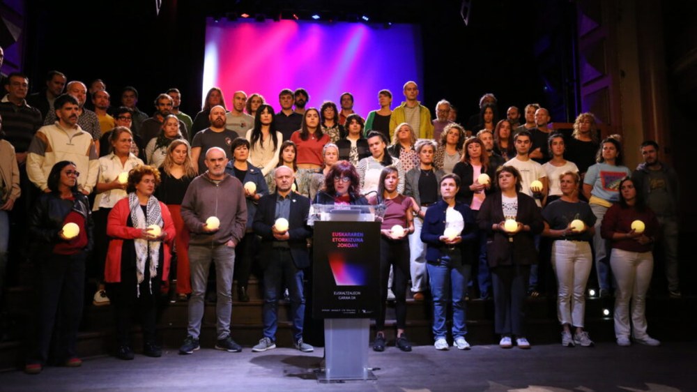 Eibarko euskalgintzak bat egin du Kontseiluak euskararen alde antolatutako ekitaldiarekin