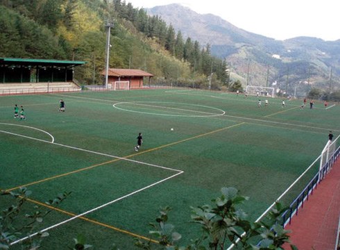 Eibarko foball-zaletuaren lehen itzuliaren amaieran hiru taldek hartu dute aurrea