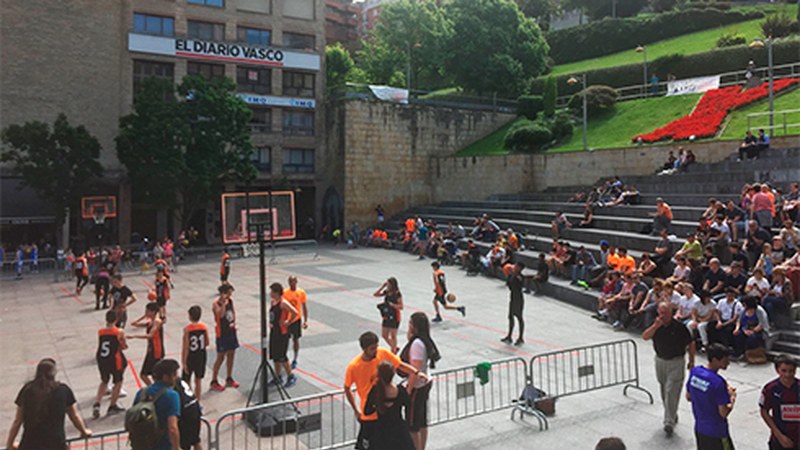 Eibarko historiako “saskibaloi proiektu handiena” aurkeztu du Avia Eibar Saskibaloia taldeak