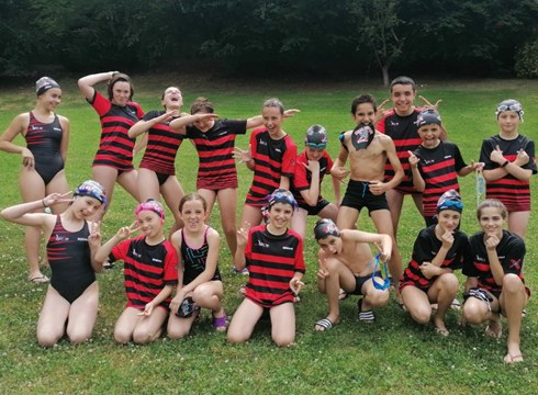 Eibarko igerilari gazteenek Txantxiku Sarian eta Gipuzkoako Udakoan hartu zuten parte