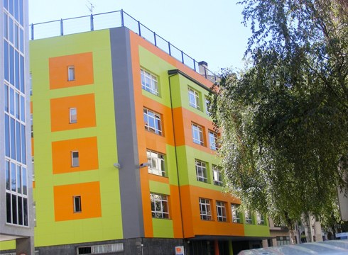 Eibarko ikasleak ikastetxe barruan egongo dira, patiora irten gabe