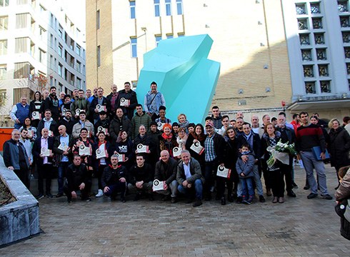 Eibarko Kirol Sariak banatuta agurtu du urtea ...eta kitto!-ko lantaldeak