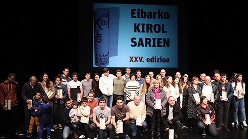 Eibarko Kirol Sariak banatuta agurtu dugu urtea