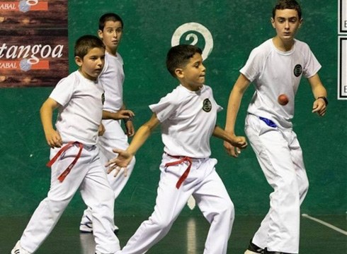 Eibarko Kirol Sarietako Euskara Saria pilota eskolako Mirari Uberarentzat izango da