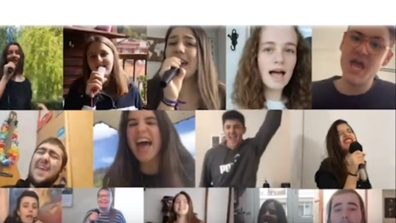 Eibarko Koro Gazteak bat egin du #GuEtxeanGeratzenGara ekimenarekin (BIDEOA)