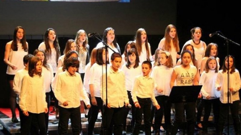 Eibarko Koro Gazteak mutilak behar ditu