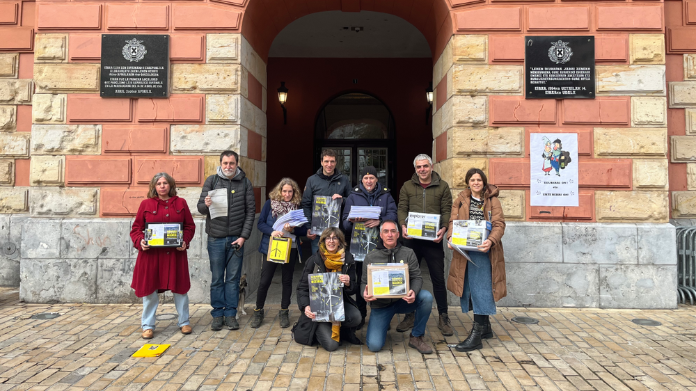 San Silbestre lasterketan parte hartzera dei egin du Eibarko Mendiak Bizirik plataformak