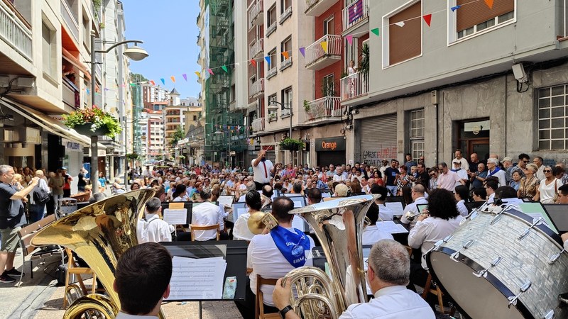 Eibarko Musika Bandak agur esango dio kaleko kontzertuen denboraldiari igande honetan