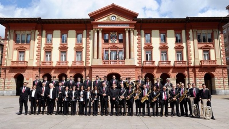 Eibarko Musika Bandaren kontzertua hartuko du Coliseoak domeka eguerdian