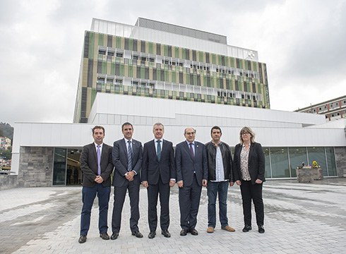 Eibarko Ospitalea inauguratu dute gaur goizean, baina astelehenean hasiko da martxan