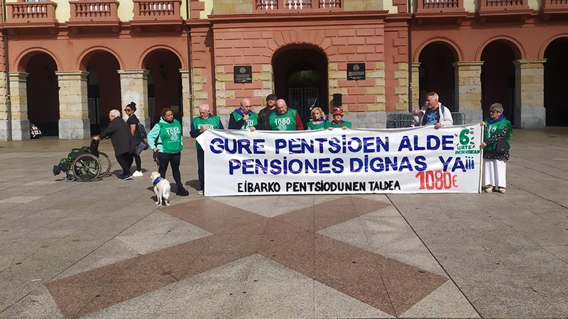 Eibarko Pentsiodunen Taldeak oporren osteko lehen elkarretaratzea egin du gaur