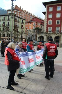 Eibarko Pentsionista Taldeak manifestazioa eta herri bazkaria antolatu ditu zapaturako, mobilizazioen 7. urteurrenean