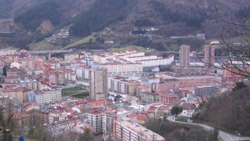 Eibarko Plan estrategikoa gazteleraz baino ez dela egingo salatu du …eta kitto! Euskara Elkarteak
